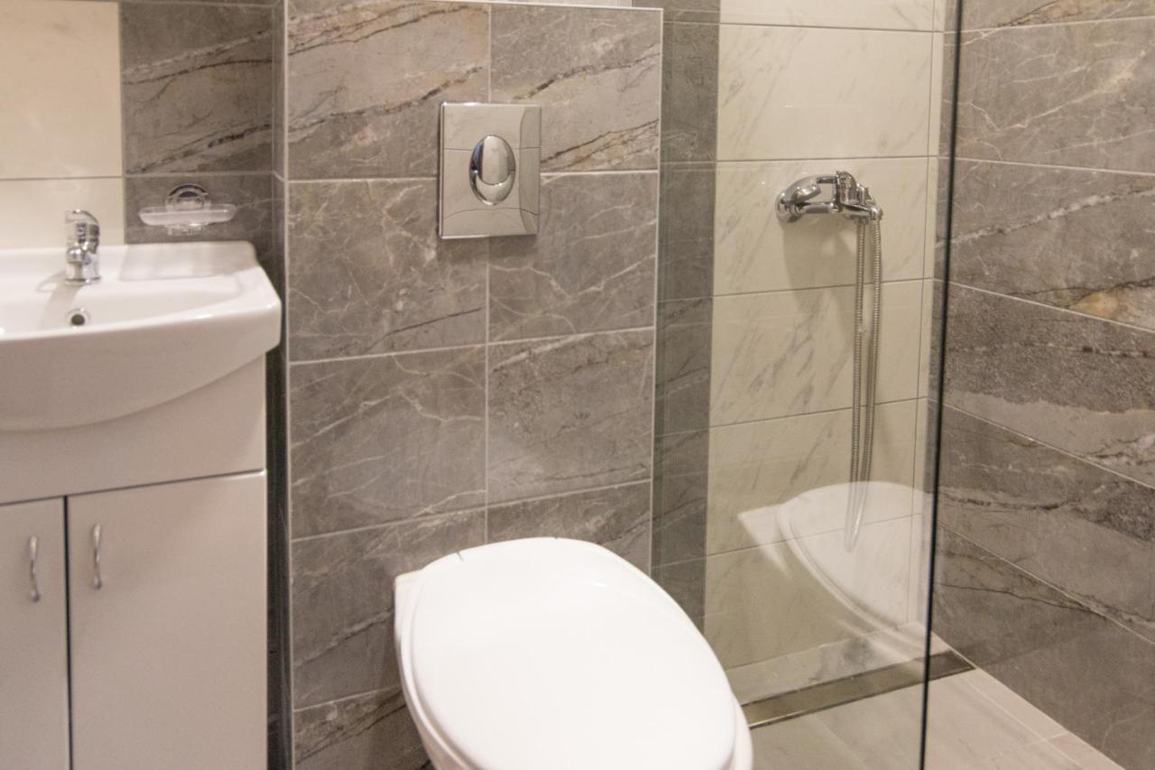 Aparthotel Viktorijini Konaci Kremna Esterno foto