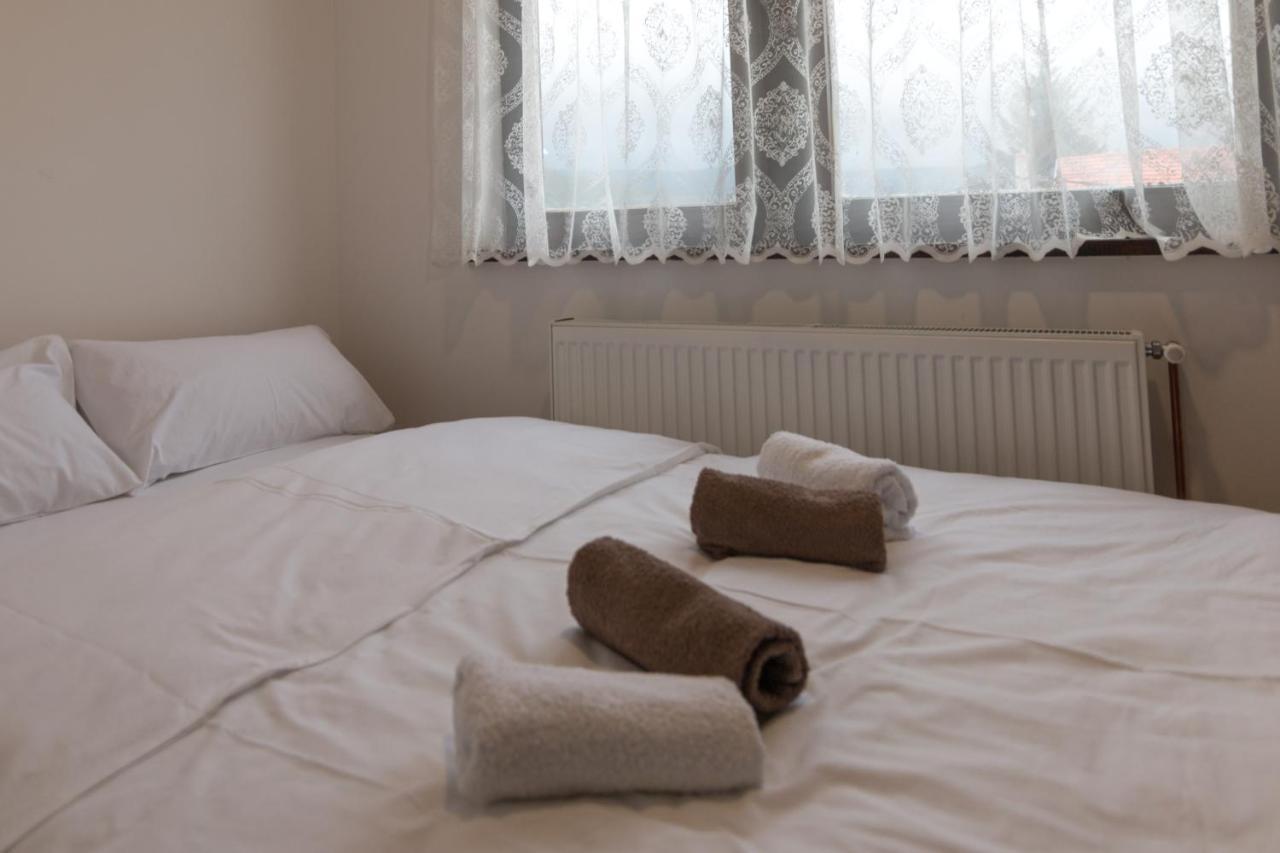 Aparthotel Viktorijini Konaci Kremna Esterno foto