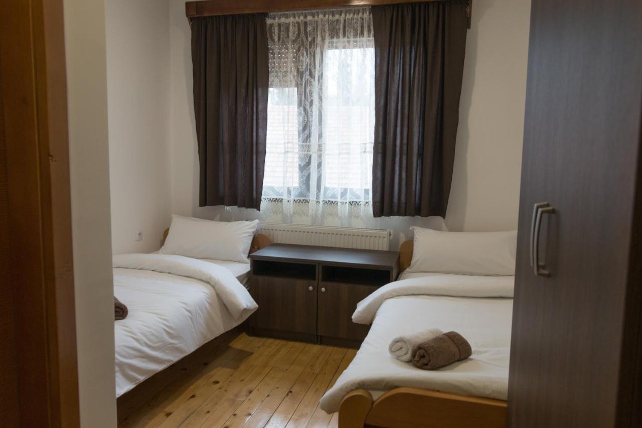Aparthotel Viktorijini Konaci Kremna Esterno foto